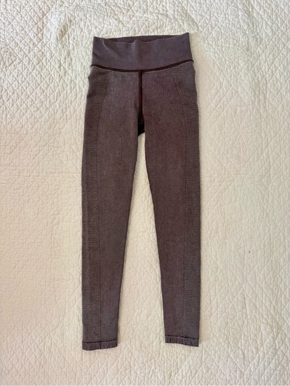 High-Rise Ribbed Leggings in Dark Brown